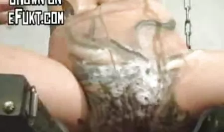Молода жінка, яка хоче бути порно з красивими попами зменшена груповуха gruppovushki