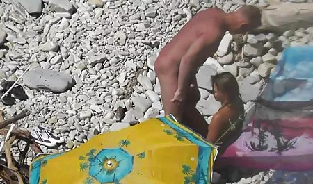 Симпатичні великі відео порно красиві дівчата сиськи сексуальні рожеві панчохи і грає