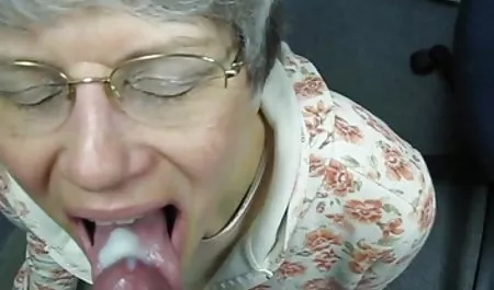 Дівчина krassiviy sex отримує дупу і кицьку